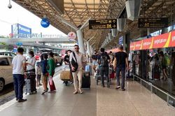 Nhiều đường bay vắng khách dịp cao điểm nghỉ lễ