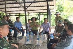 Cà Mau: Tiếp tục bố trí lực lượng canh trực, phân luồng, làm mát, hạn chế triệt để cháy rừng bùng phát trở lại