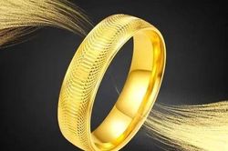 Phụ nữ đeo 'vàng' lâu dài có thực sự tốt cho sức khỏe?
