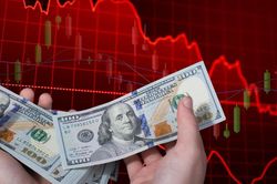 Tỷ giá sẽ tiếp tục tăng và dần hạ nhiệt vào nửa cuối năm 2024, VN-Index có thể vượt mốc 1.360 điểm