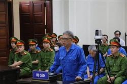 Ông Đỗ Hữu Ca nhận tội lừa đảo chiếm đoạt tài sản, bị đề nghị 10 - 11 năm tù