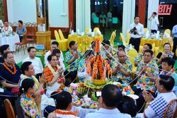 Đoàn Đại biểu cấp cao tỉnh Thanh Hóa dự Lễ buộc chỉ cổ tay – nét đẹp văn hóa truyền thống của người Lào
