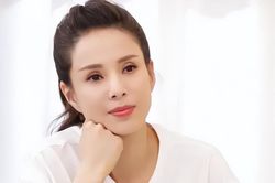 Lý Nhược Đồng – Tiểu Long Nữ kinh điển nhất từng muốn tự vẫn đã chiến thắng chứng trầm cảm