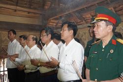 Con Cuông tổ chức lễ dâng hương nhân kỷ niệm ngày thành lập Chi bộ Đảng Môn Sơn