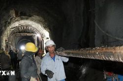 Khẩn trương khắc phục sạt lở Hầm Bãi Gió, thông tuyến trong thời gian sớm nhất