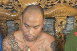 Bắt giang hồ khét tiếng 'Tâm Hê', thu giữ nhiều vũ khí nguy hiểm