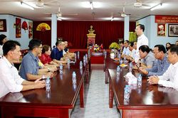 Lãnh đạo tỉnh Đồng Tháp thăm và làm việc với Hội Người Việt Nam tại tỉnh Champasak