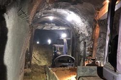Vẫn chưa thể thông tuyến tại hầm đường sắt Đèo Cả