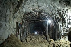 Sạt lở hầm đường sắt Bãi Gió: Dự kiến 3 ngày nữa sẽ thông tàu