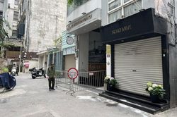 Hà Nội: Sập mái kính nhà 7 tầng ở phố cổ, 2 người chết