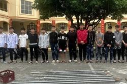 Kịp thời chặn giữ gần 30 thanh, thiếu niên đi xe máy cầm dao phóng lợn 'diễu phố'