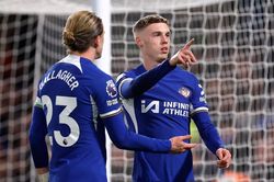 Ghi thêm 4 bàn thắng cho Chelsea, Cole Palmer tạm dẫn đầu danh sách Vua phá lưới Ngoại hạng Anh 2023/24