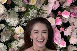 Khoe đôi vai trần nuột nà, 'Mỹ nhân đẹp nhất Philippines' tỏa sáng như nữ thần khiến ai nấy xuýt xoa