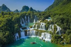 Chiêm ngưỡng con thác lớn nhất Việt Nam đẹp như tranh vẽ, từng lọt top 6 thác đẹp nhất thế giới