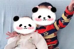 Gặp lại con sau 3 năm ly hôn, hành động đầu tiên của con khiến người phụ nữ đau lòng