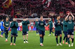 Arsenal bị loại, HLV Arteta thừa nhận không biết an ủi học trò như thế nào