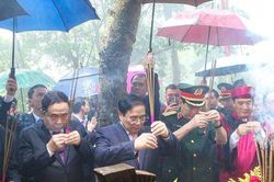 Thủ tướng Phạm Minh Chính dâng hương giỗ Tổ Hùng Vương
