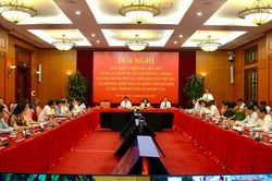 Quyết tâm gỡ cảnh báo 'Thẻ vàng' về thủy sản trong năm 2024