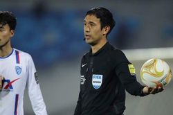 Trọng tài 'vua thẻ' bắt trận gặp Uzbekistan, U23 Việt Nam phải hết sức dè chừng