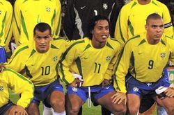 Đội bóng Việt Nam so tài với các ngôi sao Brazil ở SVĐ Hàng Đẫy, QBV thế giới cũng góp mặt