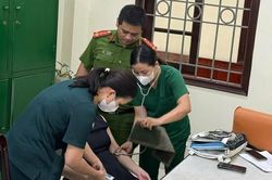 Kịp thời cứu sống người định tự vẫn tại Hồ Tây