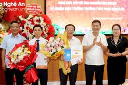 Công bố quyết định bổ nhiệm Hiệu trưởng Trường THPT Phan Đăng Lưu (Yên Thành)