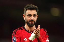 Bruno Fernandes vẫn là 'siêu nhân' của MU