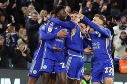 Leicester City chính thức trở lại Premier League