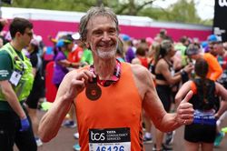 Chặng marathon kiên nhẫn của Sir Jim Ratcliffe