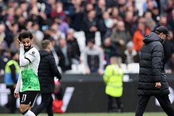 Liverpool sứt mẻ nội bộ, Salah và HLV Klopp tranh cãi nảy lửa trên sân