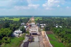 Cân nhắc kỹ đề xuất nhập khẩu cát làm cao tốc