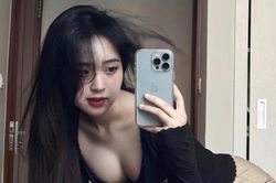 Hot girl thị phi công khai tình tứ với hiện tượng mạng mới nổi