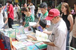 Góc nhìn 365: Nghĩ về sách cũ