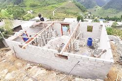 Giúp người dân an cư để thoát nghèo bền vững