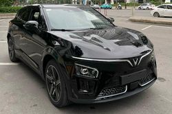 Bất ngờ về giá bán của chiếc VinFast VF7 chạy lướt đầu tiên lên sàn xe cũ