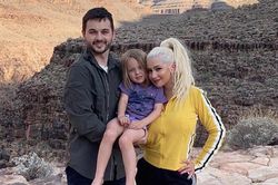 Ca sĩ Christina Aguilera chia sẻ mẹo trò chuyện với con về giới tính