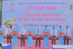 Khai mạc triển lãm 'Sức mạnh Việt Nam, tầm vóc thời đại'
