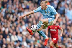 Cuộc đua vô địch Ngoại hạng Anh: Man City quá chắc chắn, cơ hội nào cho Arsenal?