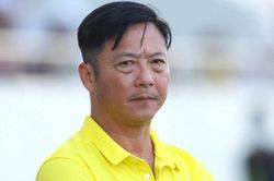 HLV Lê Huỳnh Đức than khó cho B.Bình Dương trước 'trận cầu 6 điểm' với Nam Định