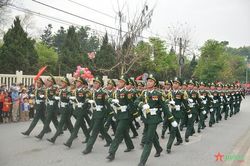 Tổng duyệt Lễ kỷ niệm 70 năm Chiến thắng Điện Biên Phủ: Nhân dân, du khách cổ vũ nồng nhiệt các khối diễu binh, diễu hành