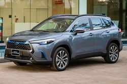 Xe hybrid của Toyota có đáng để người dùng chi thêm gần 100 triệu đồng?