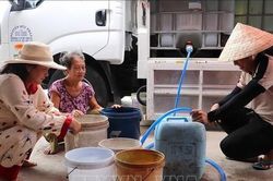 Trà Vinh: Cấp nước sạch cho hơn 1.700 hộ dân bị ảnh hưởng hạn mặn
