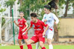 'Hot girl' Thanh Nhã ghi dấu ấn ở giải bóng đá nữ quốc gia