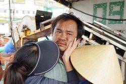 Vụ 4 tàu cá bị chìm: Biết sự sống mong manh vẫn mong người thân trở về