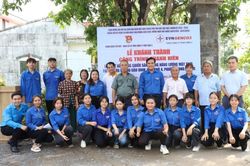 EVNGENCO3: Bàn giao thêm 2 công trình đèn năng lượng mặt trời