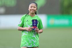 Huỳnh Như nhận vinh dự lớn sau 'siêu phẩm cầu vồng 40m', được báo châu Âu và LĐBĐ Bồ Đào Nha khen ngợi
