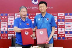 HLV Kim Sang Sik chính thức có trợ lý đồng hương
