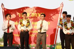 Vượt lên nghịch cảnh