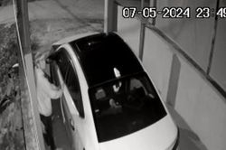 Thanh niên 18 tuổi trộm tiền trong cốp xe ô tô