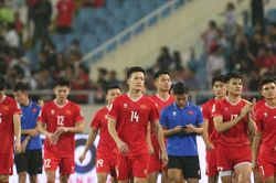 Tuyển Việt Nam: Tưởng dễ mà lại khó với HLV Kim Sang Sik